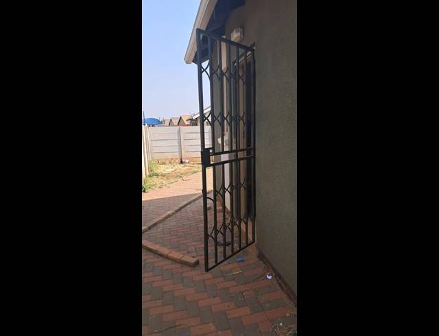 3 BEDROOM HOUSE FOR SALE IN SKY CITY